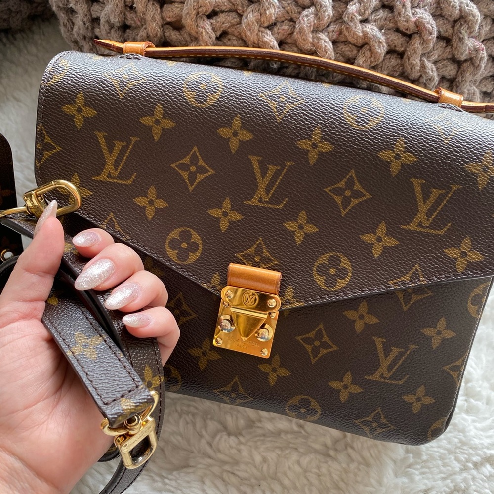 ✨FLASH SALE ✨ AUTHENTIC LOUIS VUITTON POCHETTE METÍS✨